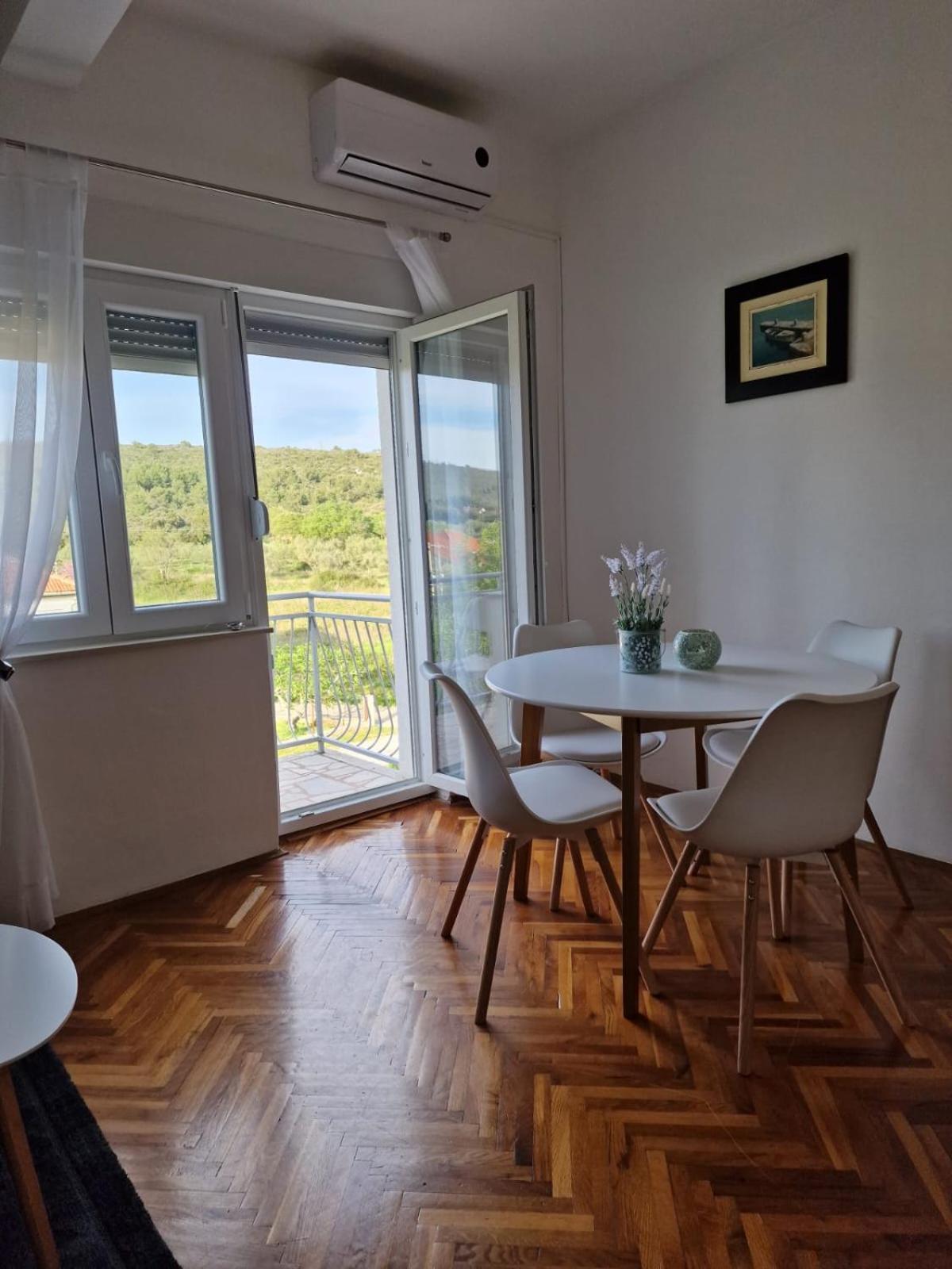 Apartmani Zinda Сукошан Экстерьер фото